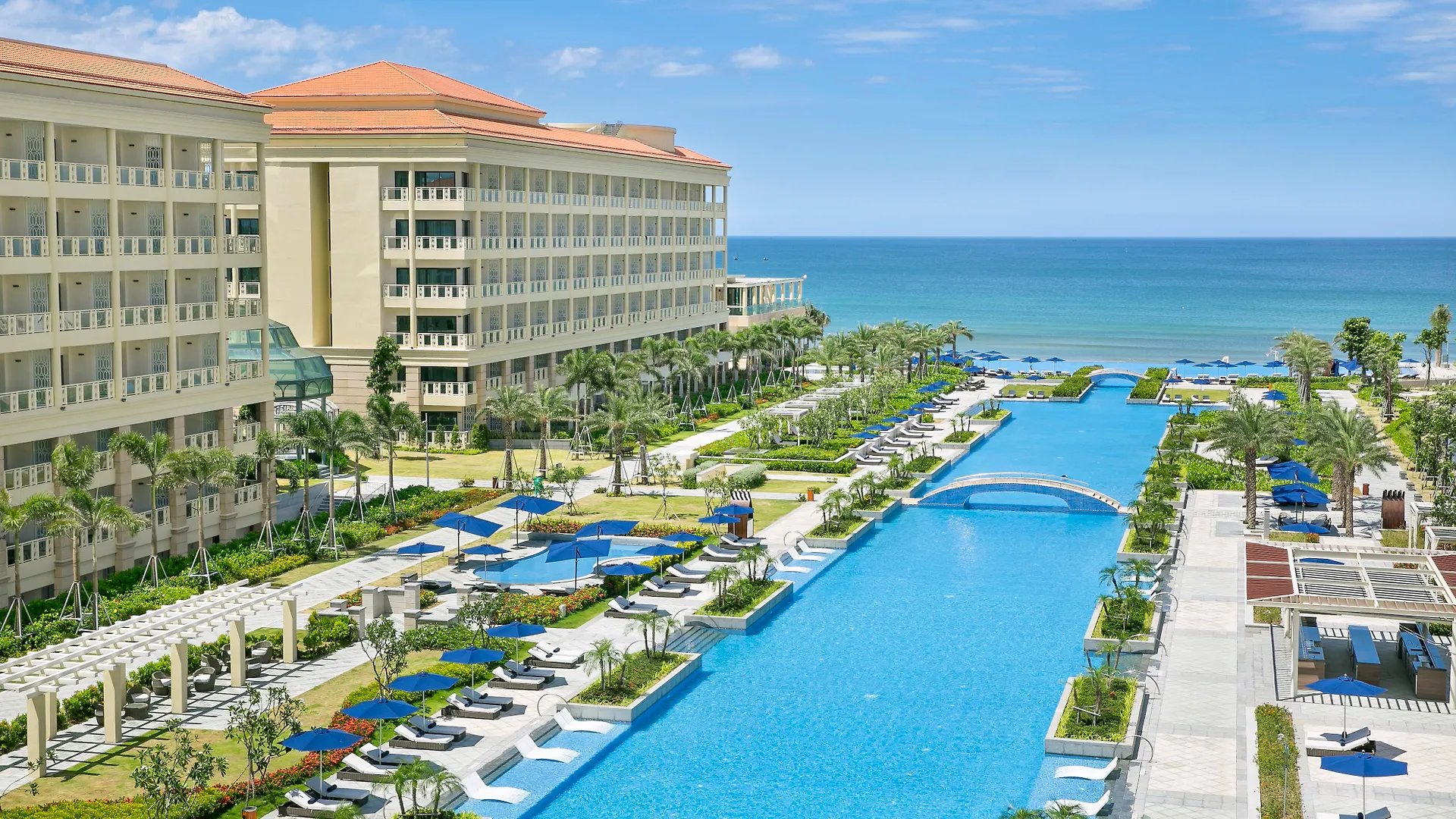 Sheraton Grand Danang Resort & Convention Center 5*, Дананг