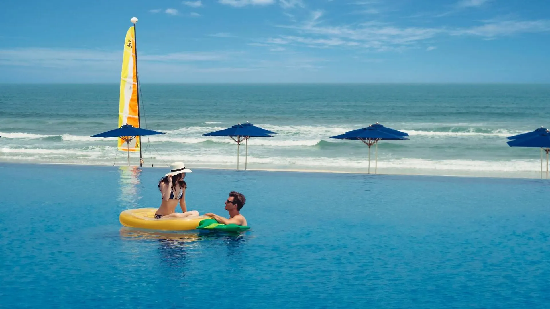 Sheraton Grand Danang Resort & Convention Center 5*, Дананг Вьетнам