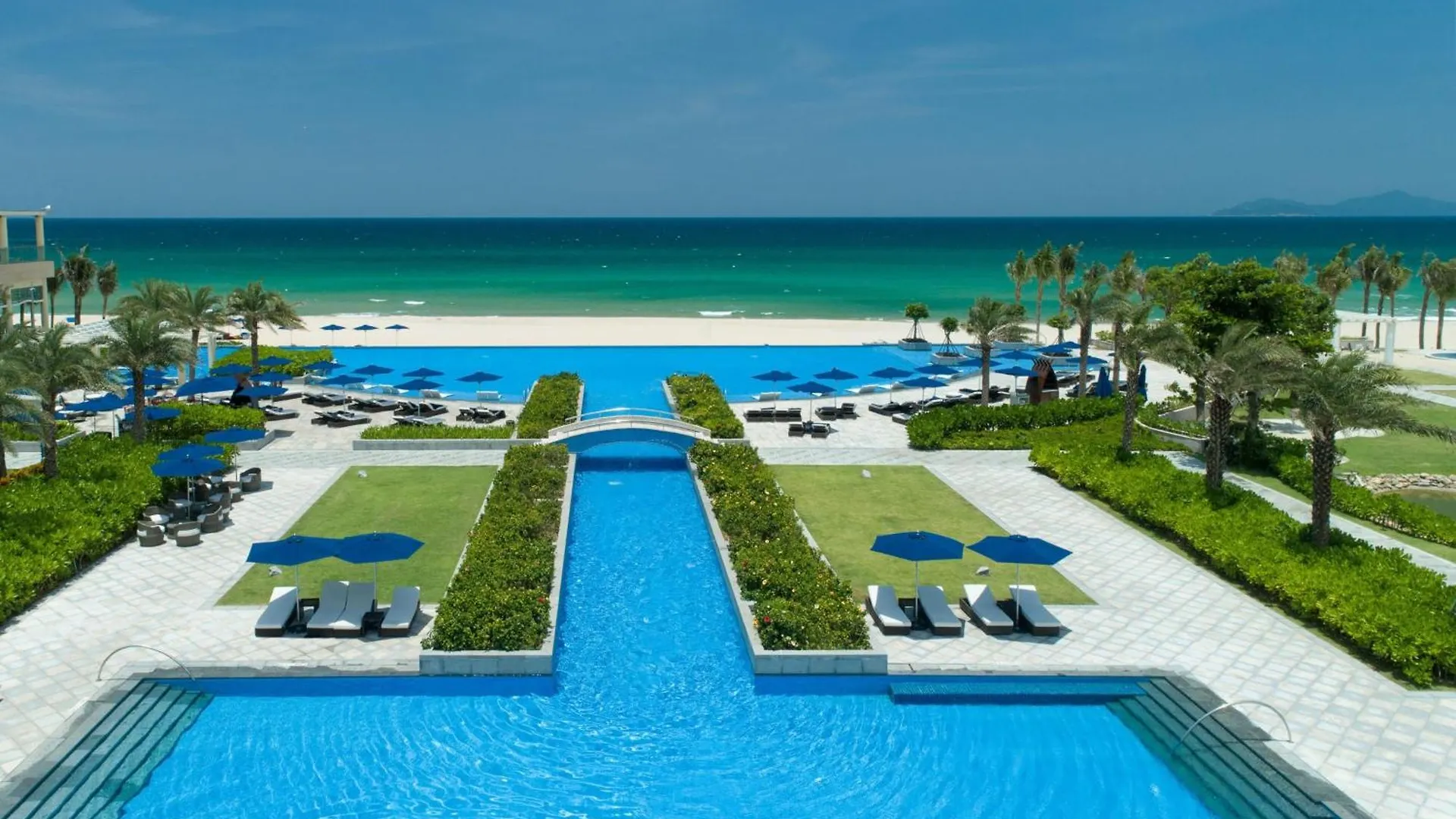 *****  Sheraton Grand Danang Resort & Convention Center Вьетнам