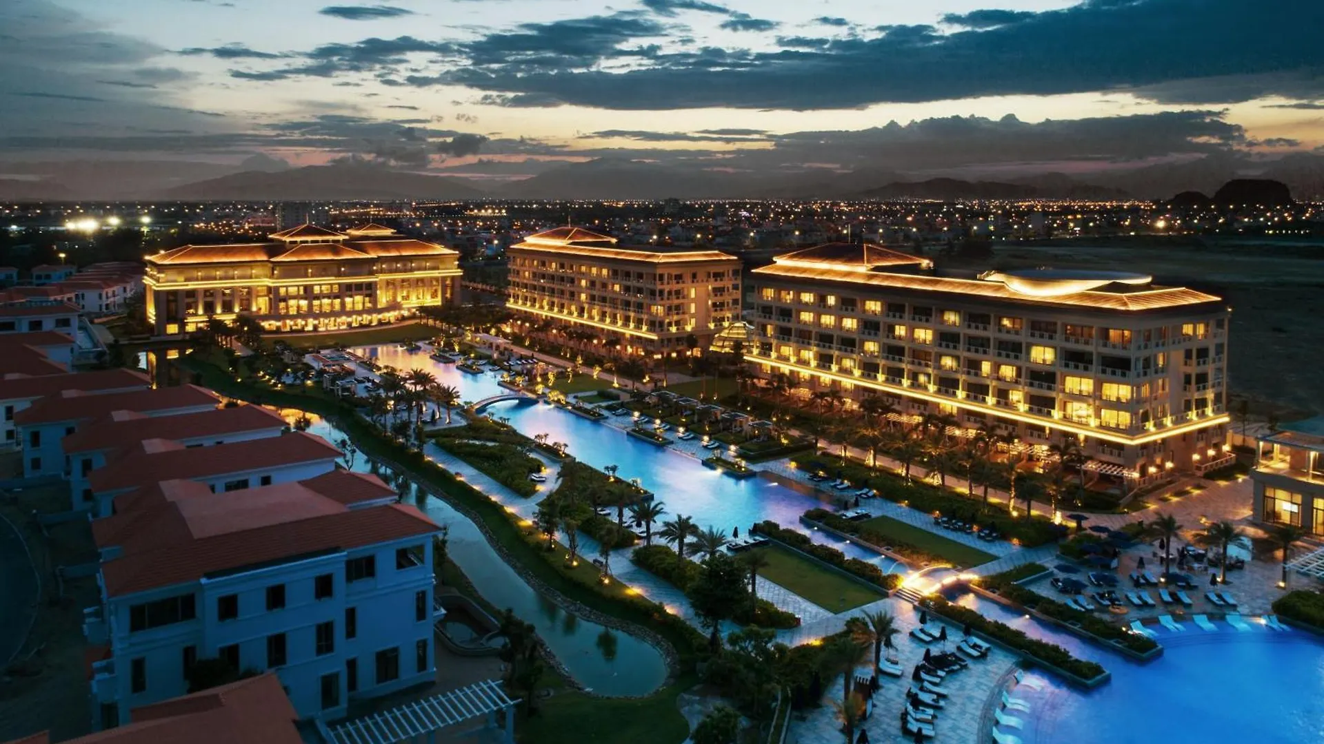 Sheraton Grand Danang Resort & Convention Center