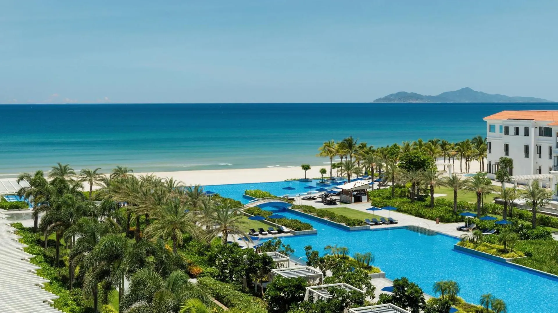 Sheraton Grand Danang Resort & Convention Center  Дананг