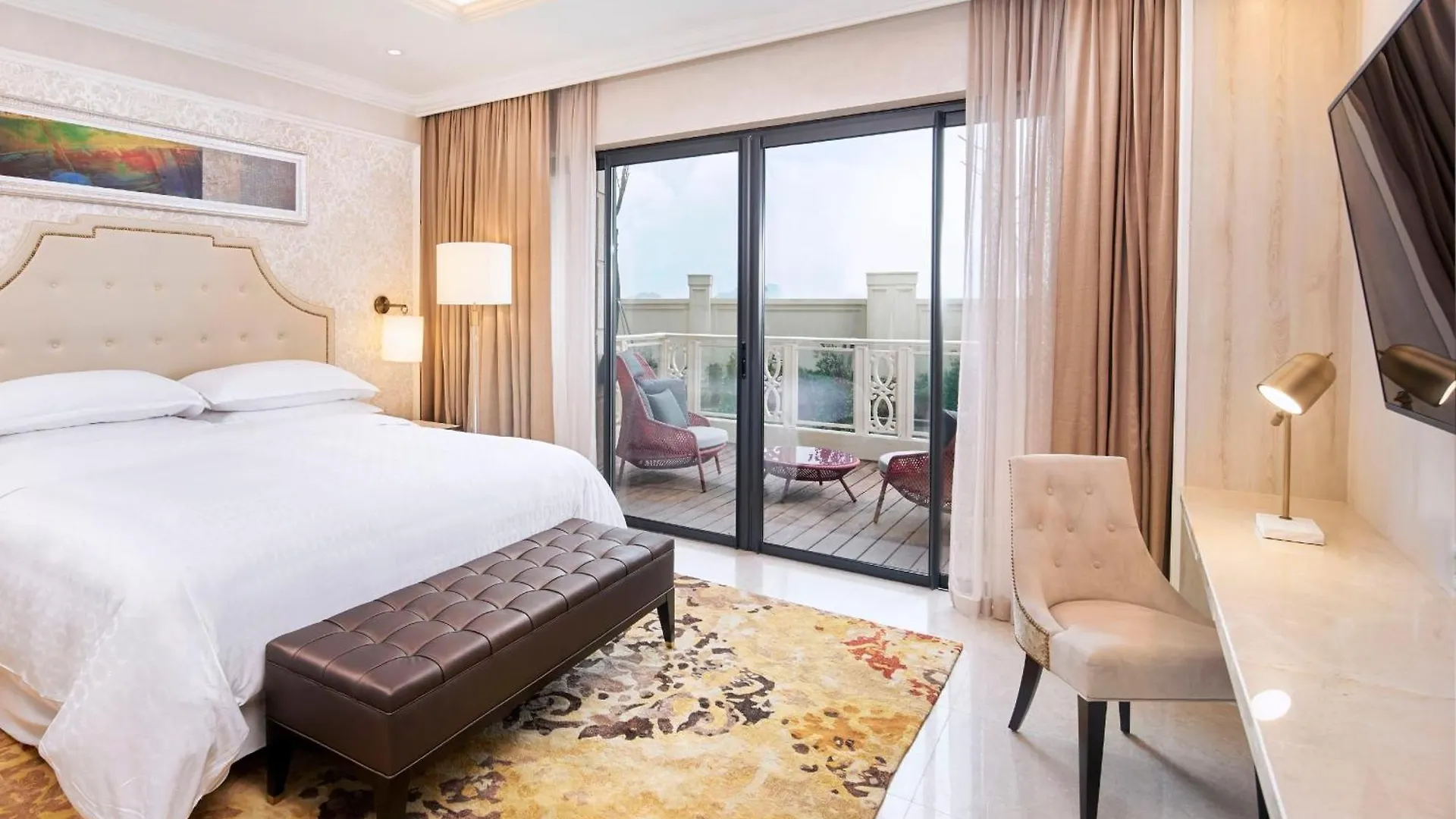 *****  Sheraton Grand Danang Beach Resort & Spa Vietnam