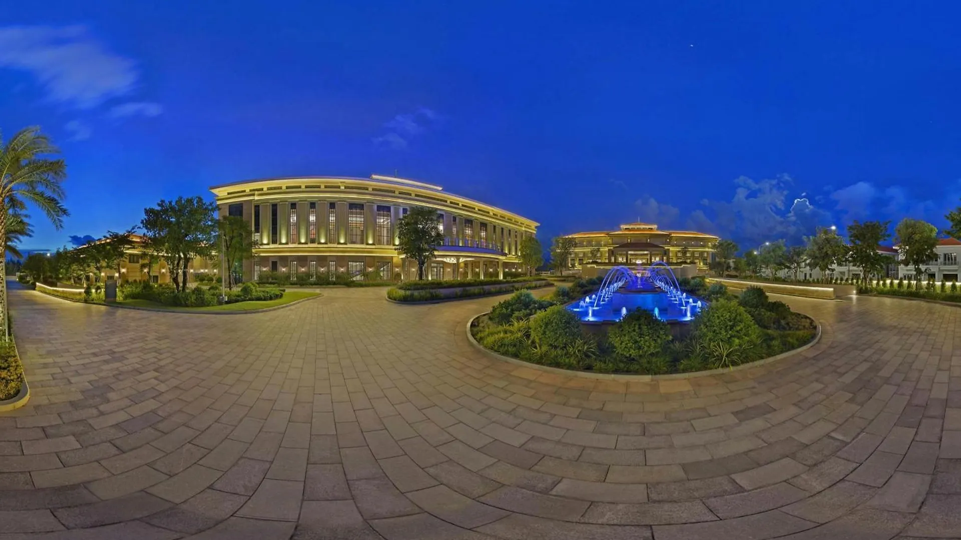 Sheraton Grand Danang Resort & Convention Center