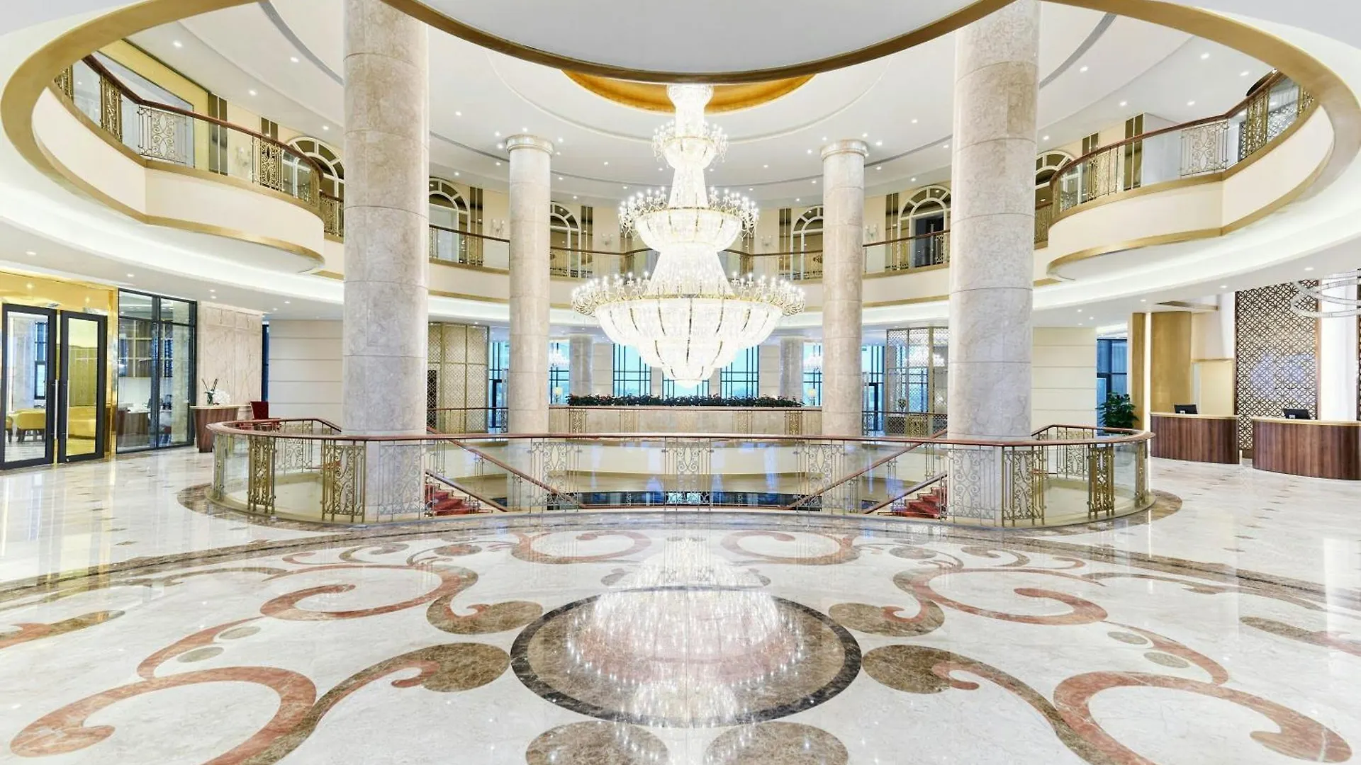 Sheraton Grand Danang Resort & Convention Center 5*, Дананг